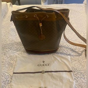 💯Authentic Vintage Gucci💯 GG Supreme Bucket Bag
